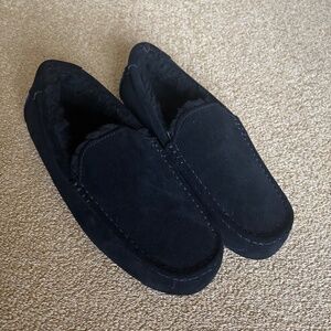 Men’s shearling slippers Koolabura by Ugg size 11